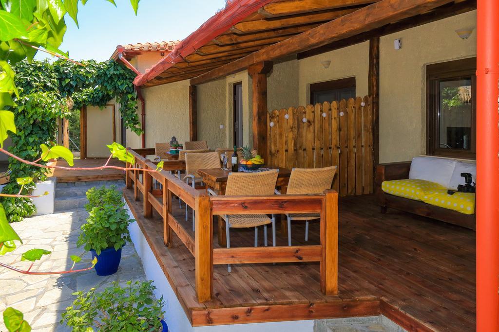 Kissos Apartments Vourvourou Exterior foto